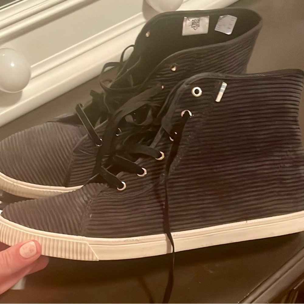 Toms High Top Navy Blue sneakers